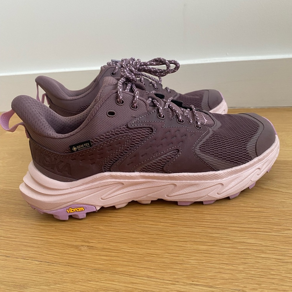 Hoka Anacapa hiking shoes, size 8US, wide width